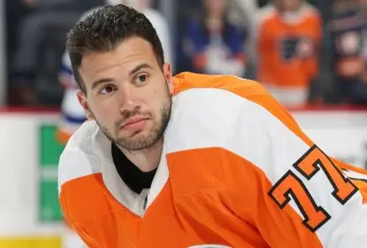 Philadelphia Flyers coloca Tony DeAngelo na lista de dispensa da NHL - The Playoffs