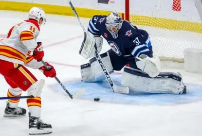 Flames vencem Jets e embolam briga pelos playoffs da NHL - The Playoffs