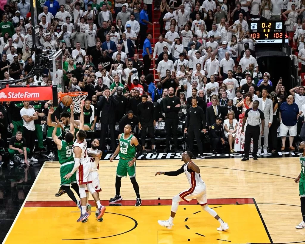 White acerta arremesso no último segundo, Celtics derrotam Heat e forçam o jogo 7
