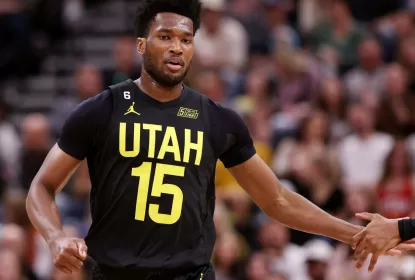 Damian Jones exerce player option e permanece no Utah Jazz - The Playoffs