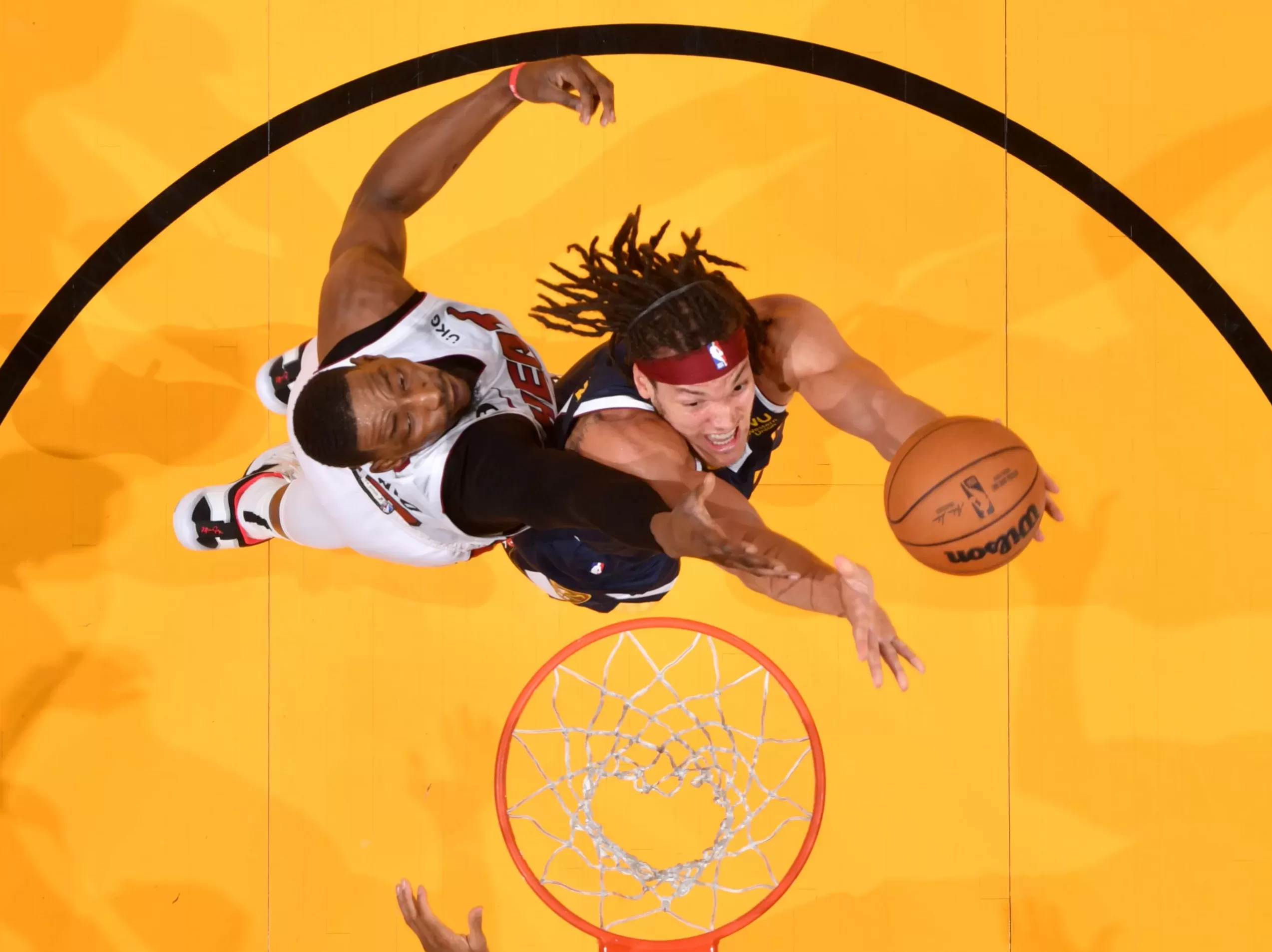 Finais NBA: com shows de Jokic e Murray, Nuggets batem Heat em Miami