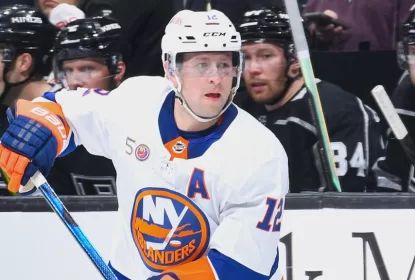 New York Islanders troca Josh Bailey para o Chicago Blackhawks - The Playoffs
