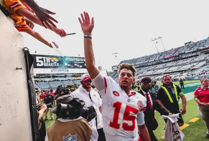 No retorno de Travis Kelce, Chiefs vencem Jaguars fora de casa - The Playoffs