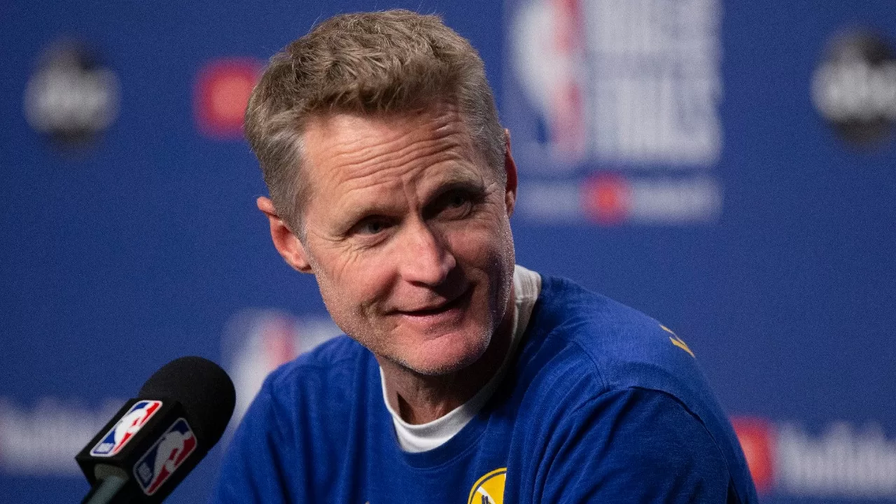 Steve Kerr, head coach dos Warriors, se mostra muito animado com a chegada de Chris Paul ao time: "Praticamente temos 6 titulares"