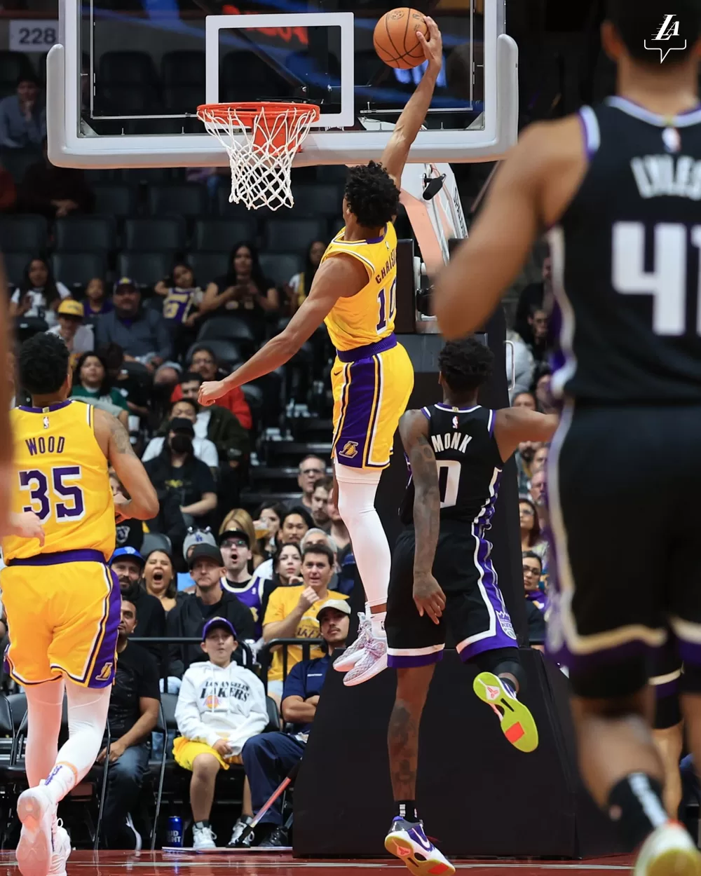 Em noite inspirada de LeBron James, Lakers vencem o Sacramento