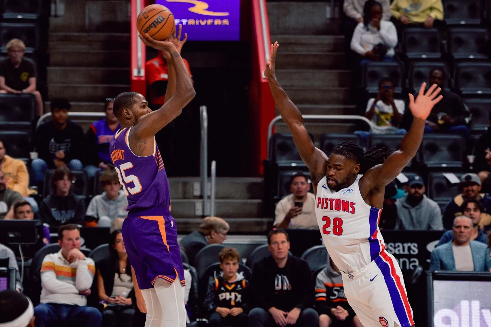 Durant em vitória dos Suns sobre os Pistons na pré-temporada 2023