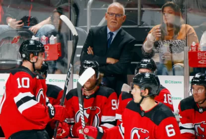Lindy Ruff assina novo contrato e segue no comando dos Devils - The Playoffs