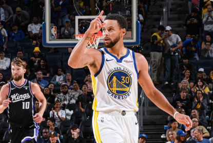 Com game-winner de Curry, Warriors batem Kings na pré-temporada - The Playoffs