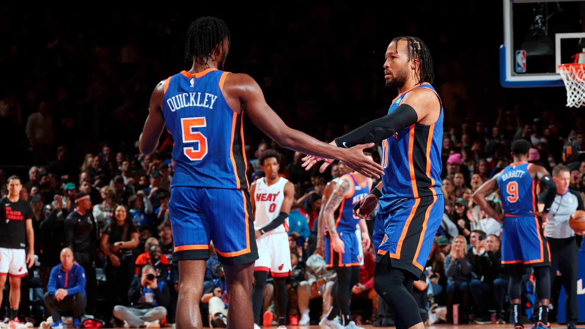 New York Knicks se recupera no quarto final e derrota Miami Heat pelo In-Season Tournament