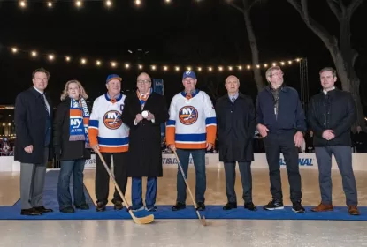 Islanders inauguram rink de patinação na parte externa da UBS Arena - The Playoffs