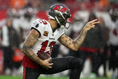 Mike Evans atinge marca histórica e Buccaneers vencem Panthers - The Playoffs