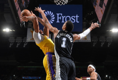 Lakers sobrevivem a reação dos Spurs e garantem vitória no Texas - The Playoffs