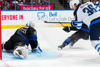 Samsonov fecha o gol e garante vitória dos Maple Leafs por 1 a 0 sobre os Jets - The Playoffs