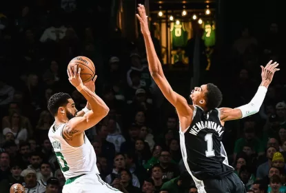 Celtics vencem Spurs com facilidade e seguem invictos jogando em casa - The Playoffs