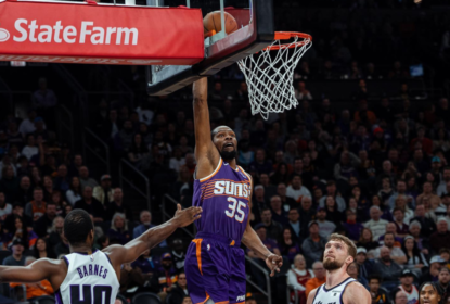 Suns superam grande atuação de Domantas Sabonis e batem Kings em casa - The Playoffs