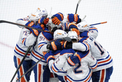 NHL - Na prorrogação, Edmonton Oilers vence Vancouver Canucks e empata série em 1 a 1 - The Playoffs