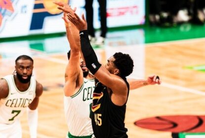 Cavaliers vencem Celtics com show de Mitchell e empatam série - The Playoffs