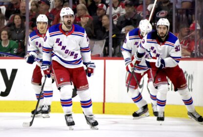 NHL - Rangers batem Hurricanes e ficam perto de varrida; Stars também vencem para empatar série - The Playoffs
